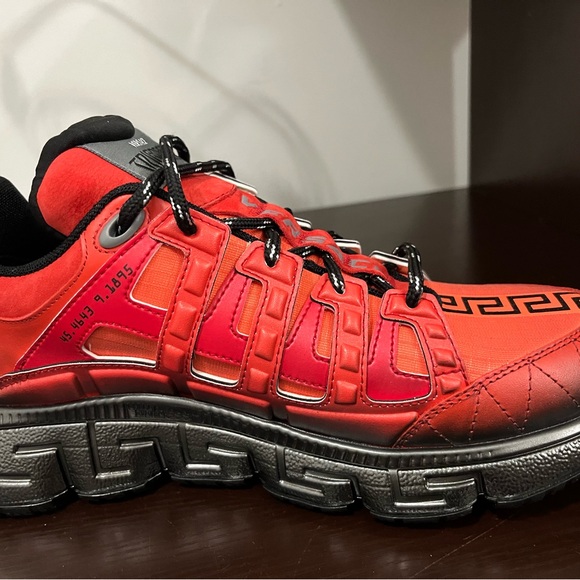 VERSACE TRIGRECA LOW -TOP SNEAKERS - Picture 3 of 10